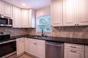 811 BONNIE DRIVE, LAKELAND, FL 33803 Sold 04/22/25