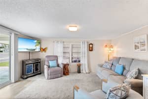 315 CENTER CREST BLVD, DAVENPORT, FL 33837 Sold 06/03/25