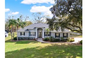 4 LAKE ELOISE LANE, WINTER HAVEN, FL 33884 Sold 04/28/25