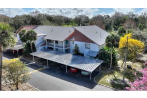 208 COUNTRY LANE, WINTER HAVEN, FL 33881 Sold 09/26/25