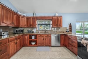 922 LAKE DRIVE, LAKE PLACID, FL 33852 Sold 07/22/25
