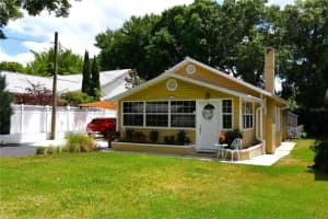 418 E 10TH AVE, MOUNT DORA, FL 32757 Sold 06/23/25