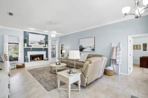 109 LAKE MARIAM WAY, WINTER HAVEN, FL 33884 Sold 07/28/25