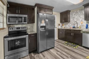 2480 AVENUE E SW, WINTER HAVEN, FL 33880 Sold 07/23/25