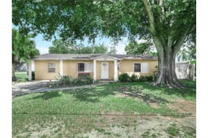 320 8TH STREET, DUNDEE, FL 33838 Sold 09/26/25