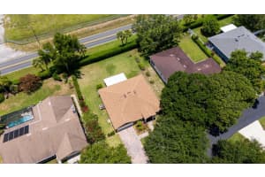 205 LOMA DRIVE, WINTER HAVEN, FL 33881 - MLS#MFRP4935287