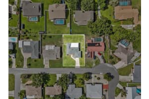 165 LAGOON ROAD, WINTER HAVEN, FL 33884 Sold 08/19/25