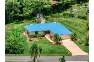 127 BLUE MOON AVENUE, LAKE PLACID, FL 33852 - MLS#MFRP4935336