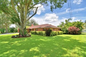 2814 GRAPEFRUIT DRIVE, AUBURNDALE, FL 33823 Sold 08/29/25