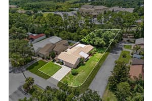 111 LAS FLORES, WINTER HAVEN, FL 33884 - MLS#MFRP4935487