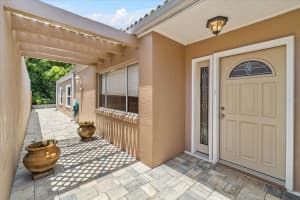 111 LAS FLORES, WINTER HAVEN, FL 33884 - MLS#MFRP4935487
