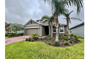 621 Fortuna Dr, DAVENPORT