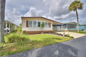 4220 CEDARWOOD STREET, WINTER HAVEN, FL 33880 - MLS#MFRP4935575