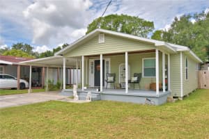 208 FLORIDA DRIVE, AUBURNDALE, FL 33823 - MLS#MFRP4935633