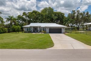 8958 Cypresswood Dr, LAKE WALES