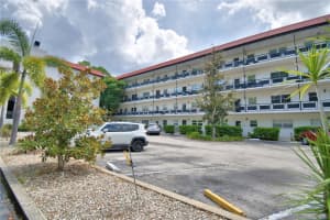 200 EL CAMINO DRIVE, WINTER HAVEN, FL 33884 Sold 10/01/25