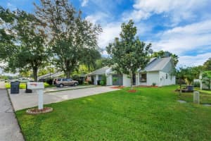 1154 DOSSEYWOOD LANE, LAKELAND, FL 33811 - MLS#MFRP4935875