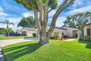 1806 COLUMBIA DRIVE, WINTER HAVEN, FL 33881 - MLS#MFRP4936031