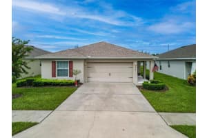 418 St Georges Cir, EAGLE LAKE