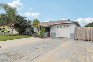 289 LIVE OAK LANE, WINTER HAVEN, FL 33880 - MLS#MFRP4936350