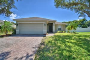 1895 GALLOWAY TERRACE, WINTER HAVEN, FL 33881 Sold 10/17/25