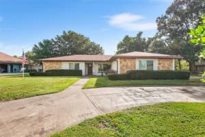 2002 Amesbury Dr, AUBURNDALE