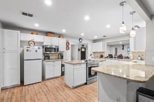 2002 AMESBURY DRIVE, AUBURNDALE, FL 33823 - MLS#MFRP4936524