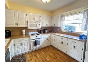 374 TROON COURT, WINTER HAVEN, FL 33884 - MLS#MFRP4936606