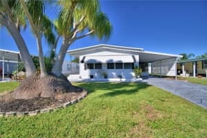 160 BONNIE DRIVE, AUBURNDALE, FL 33823 Sold 12/03/25