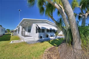 160 BONNIE DRIVE, AUBURNDALE, FL 33823 Sold 12/03/25