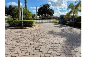 321 MAJESTIC GARDENS DRIVE, WINTER HAVEN, FL 33880 - MLS#MFRP4936655