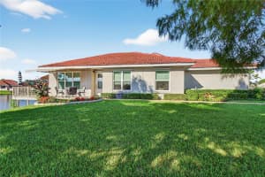 2220 GARDEN LAKE DRIVE, WINTER HAVEN, FL 33884 - MLS#MFRP4936695