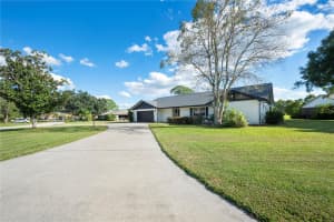 10 MEADOWLAKE COURT, WINTER HAVEN, FL 33884 - MLS#MFRP4936722