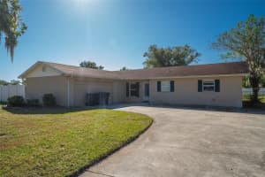 4006 HOLLYHEAD CIRCLE, LAKELAND, FL 33811 - MLS#MFRP4936809