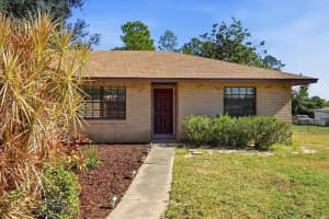 905 HILLSIDE COURT, WINTER HAVEN, FL 33881 - MLS#MFRP4936939