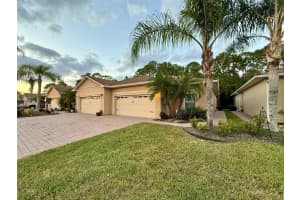 1579 VIENNA SQUARE DRIVE, WINTER HAVEN, FL 33884 - MLS#MFRP4936968