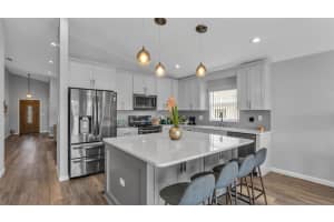 333 CASTLEMAIN CIRCLE, DAVENPORT, FL 33897 - MLS#MFRP4937081