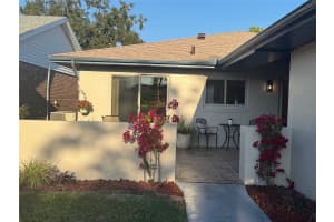 426 GLENEAGLES COURT, WINTER HAVEN, FL 33884 - MLS#MFRP4937083