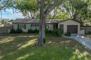 206 Lake Thomas Dr, WINTER HAVEN