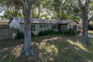 206 LAKE THOMAS DRIVE, WINTER HAVEN, FL 33880 - MLS#MFRP4937159