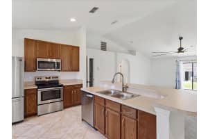 630 VALENCIA COURT, DUNDEE, FL 33838 - MLS#MFRP4937297