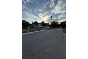 414 AVENUE C NE, WINTER HAVEN, FL 33881 - MLS#MFRP4937606