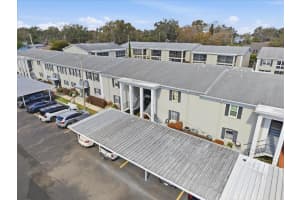 689 LAKE HOWARD DRIVE, WINTER HAVEN, FL 33880 - MLS#MFRP4937838