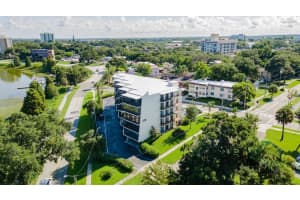 208 LAKE HOWARD DRIVE, WINTER HAVEN, FL 33880 - MLS#MFRP4937862