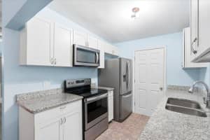 5927 FOREST GROVE BOULEVARD, ORLANDO, FL 32808 - MLS#MFRP4937872