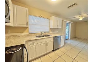 817 WHISPER LAKE COURT, WINTER HAVEN, FL 33880 - MLS#MFRP4938016