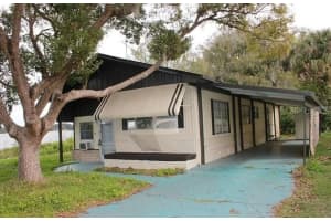 109 Lakeside Dr Auburndale, FL 33823 - Off Market