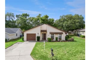 15 Juniper Dr, DAVENPORT