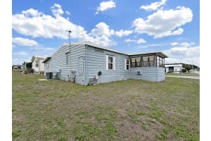 1704 QUAIL HILL DR, LAKELAND, FL 33810 - MLS#MFRP4938409