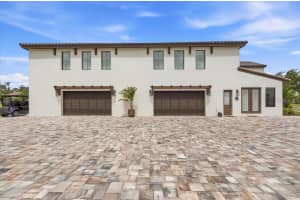 2398 HERITAGE LAKES DRIVE, LAKELAND, FL 33803 - MLS#MFRP4938485